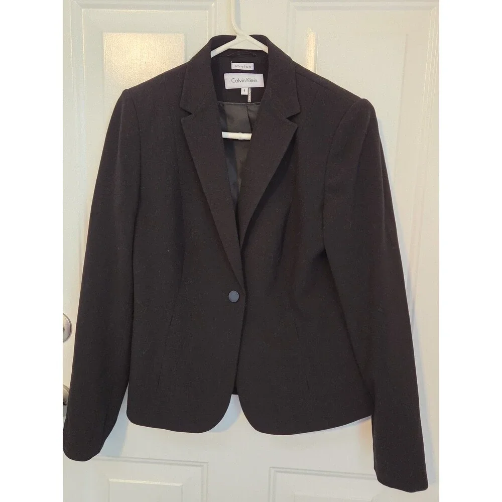 Calvin Klein black one-button blazer - Size 4
